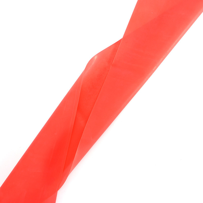 Exercícios Nontoxic Ultraportable usando faixas da resistência para os pés engrossados